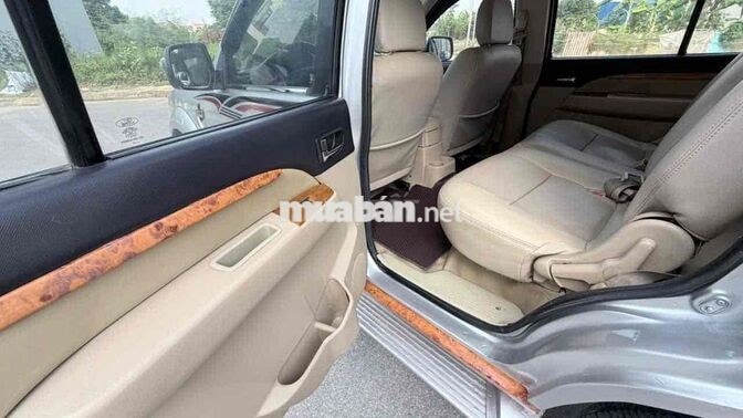 FORD EVEREST 2011 SỐ TỰ ĐỘNG 7 CHỖ MÁY DẦU BẠC