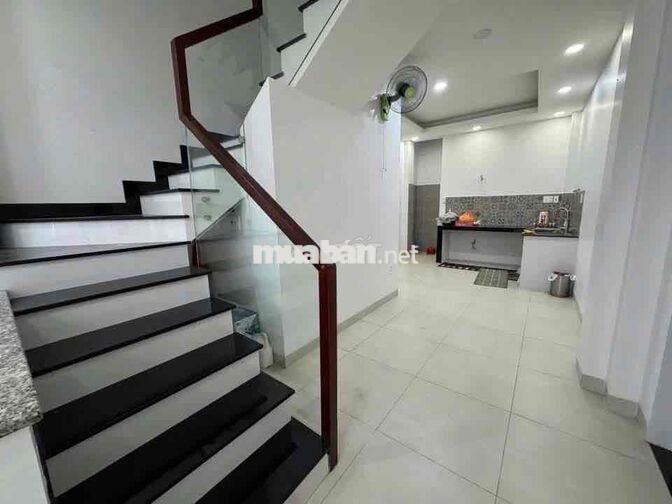 NC quận 10 5PN nhà đẹp ( đường 3/2)