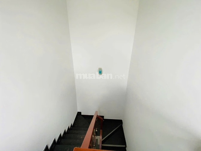 Chính chủ bán nhà 3 lầu 6 phòng ngủ,ngay chung cư thạnh lộc sh riêng