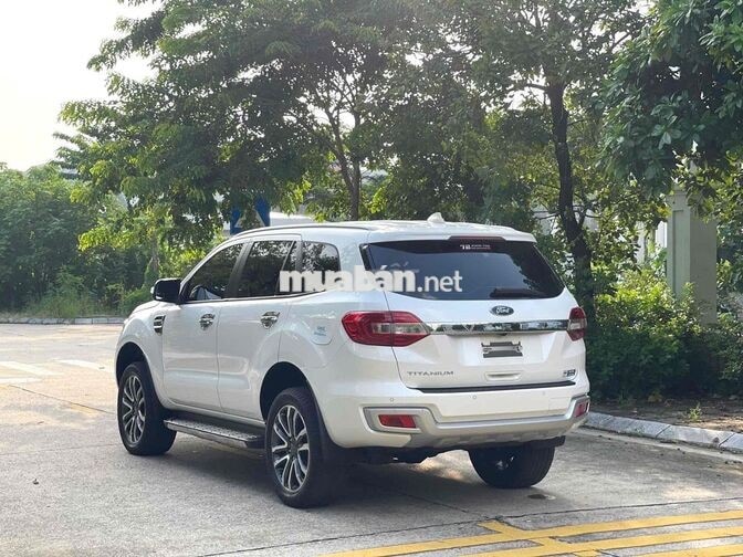 Ford Everest Titanium 2.0L 4x2 AT sản xuất 2022