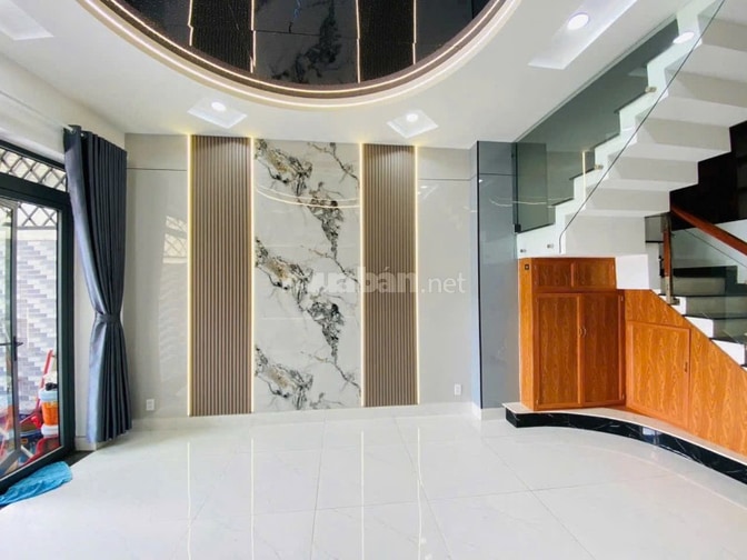 Chính chủ bán nhà 3 lầu 6 phòng ngủ,ngay chung cư thạnh lộc sh riêng