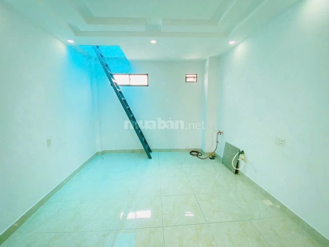 Chính chủ bán nhà 3 lầu 6 phòng ngủ,ngay chung cư thạnh lộc sh riêng