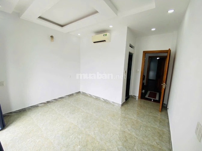 Chính chủ bán nhà 3 lầu 6 phòng ngủ,ngay chung cư thạnh lộc sh riêng