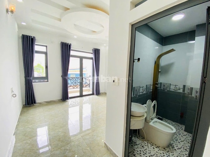 Chính chủ bán nhà 3 lầu 6 phòng ngủ,ngay chung cư thạnh lộc sh riêng