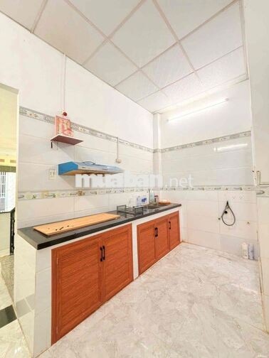 🏠 Nhà cho thuê hẻm Hương Quê Công an xã Bình Hưng  đi vô hẻm xe 3 gác