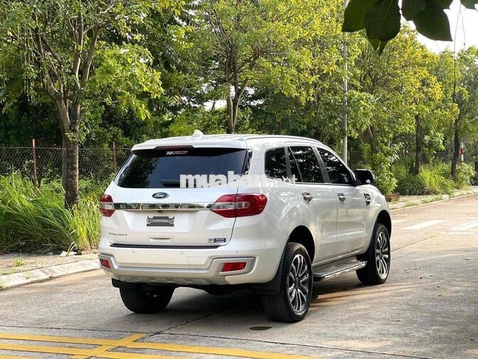 Ford Everest Titanium 2.0L 4x2 AT sản xuất 2022
