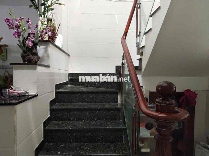 Chính cho thuê nhà, Phạm Đăng Giảng, Bình Tân