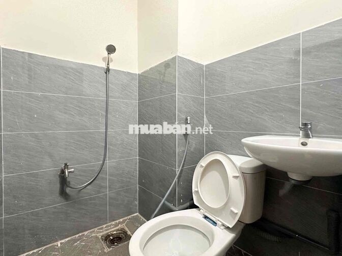 Cho Thuê Phòng Gác Giá Rẻ Giáp Tân Phú Gần Hoà Bình Đầm Sen AEON MALL