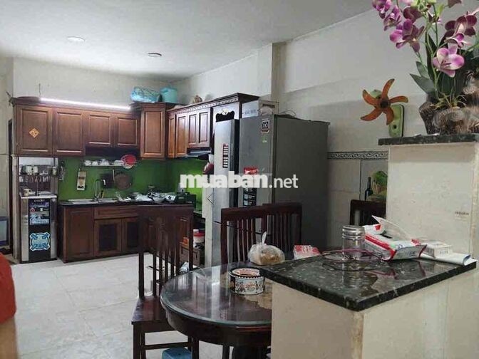 Chính cho thuê nhà, Phạm Đăng Giảng, Bình Tân