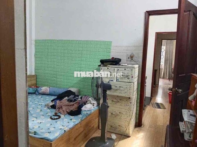 Chính cho thuê nhà, Phạm Đăng Giảng, Bình Tân