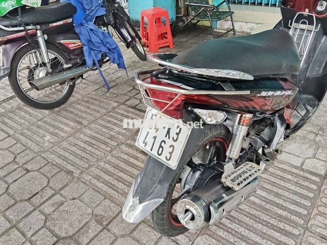 Yamaha Nouvo 4 màu Đỏ đen