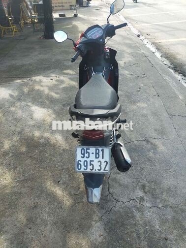 Honda Wave Blade màu đỏ đen