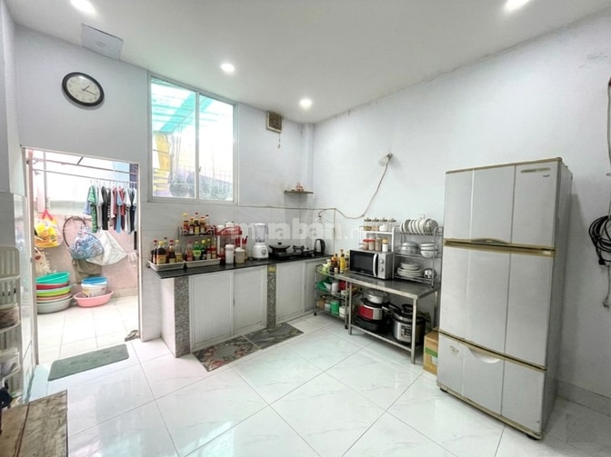 (200.183) Tân Phú, 6.8 tỷ, gần Gò Dầu, 106m2, 4PN, 3 tầng, Đông