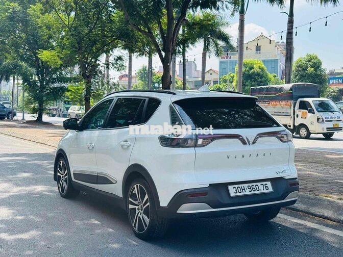 VinFast VFe34 thuê pin tiên phong sản xuất 2022