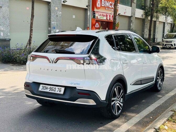 VinFast VFe34 thuê pin tiên phong sản xuất 2022