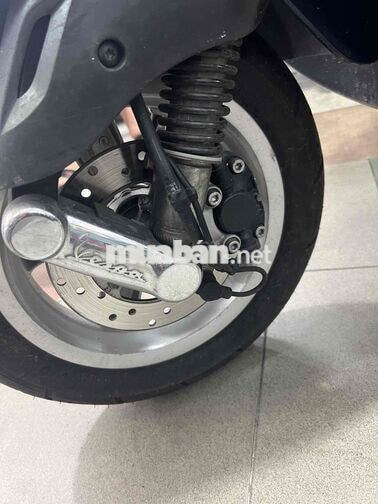 Piaggio Vespa xanh dương đen