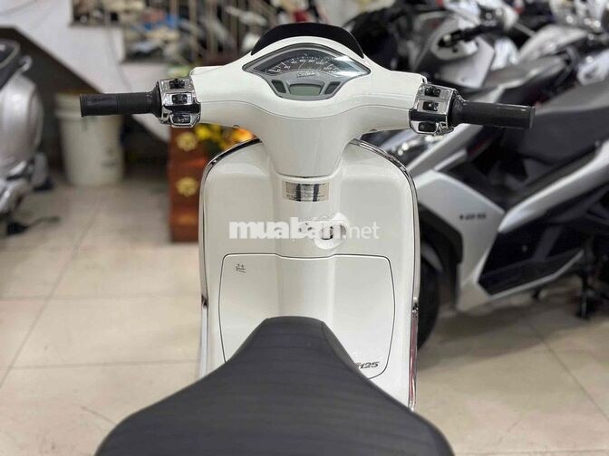 Piaggio Vespa Sprint 2022 125cc/Led/Trắng Sport.