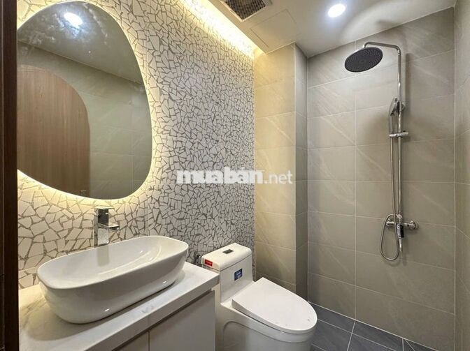 Cho thuê nhà hẻm 41 Trần Nhật Duật, Tân Định, Quận 1
