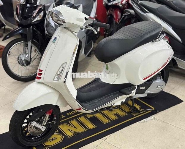 Piaggio Vespa Sprint 2022 125cc/Led/Trắng Sport.