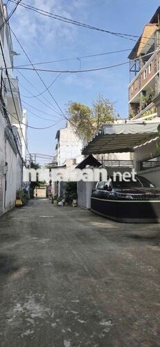 Đất ngay NGÃ Tư ga qua GV 5 PHÚT