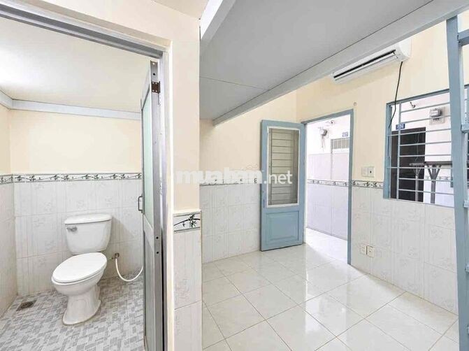 Nhà mới 100% ✅💦❤️KCN Tân Tạo , chợ bahom khu bonchen 2tr5 có máy lạnh