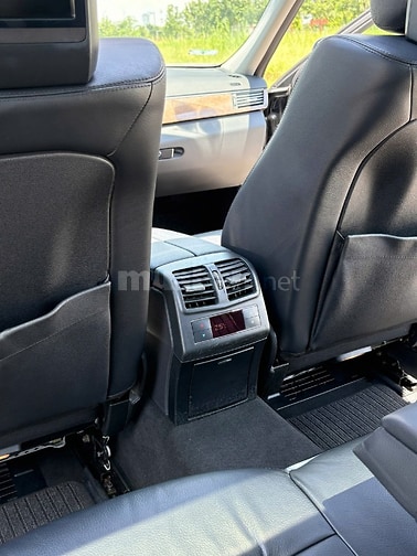 Bán xe MERCEDES BENZ E300, xe mới zin nguyên bản 99%