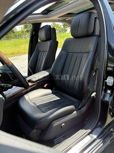 Bán xe MERCEDES BENZ E300, xe mới zin nguyên bản 99%