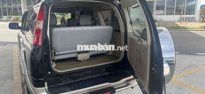 Ford Everest 7 chỗ Dầu Số sàn màu đen