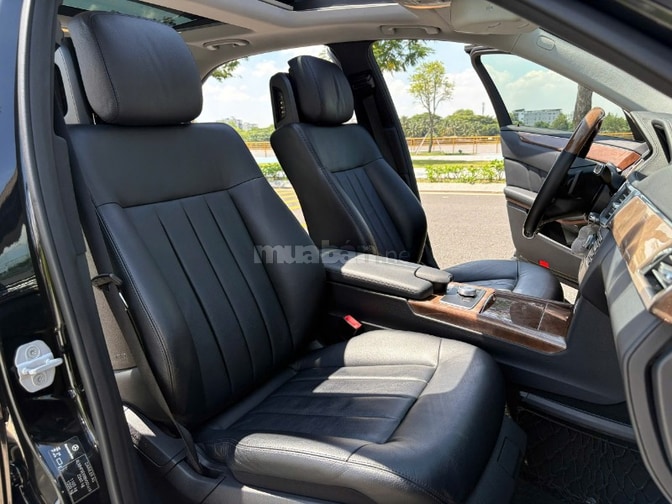 Bán xe MERCEDES BENZ E300, xe mới zin nguyên bản 99%