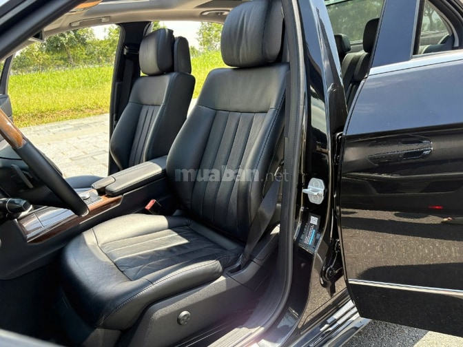 Bán xe MERCEDES BENZ E300, xe mới zin nguyên bản 99%