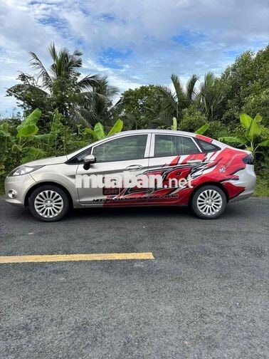 Ford Fiesta 2011 Số sàn Ghi vàng