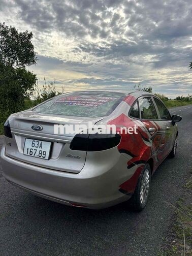 Ford Fiesta 2011 Số sàn Ghi vàng