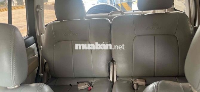 Ford Everest 7 chỗ Dầu Số sàn màu đen