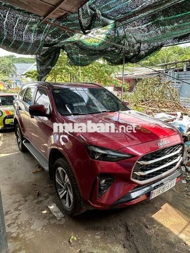 Isuzu Premium 2025 8000 km Đỏ