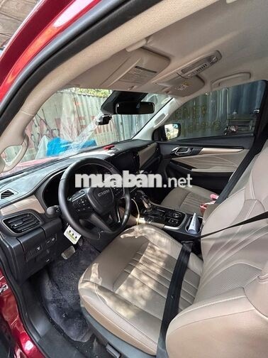 Isuzu Premium 2025 8000 km Đỏ