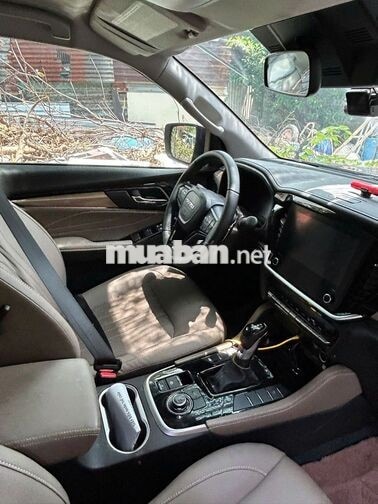 Isuzu Premium 2025 8000 km Đỏ