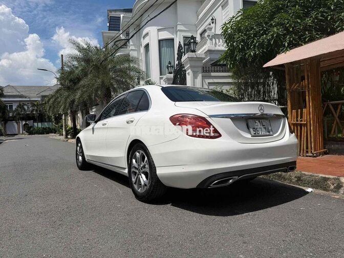 Mercedes-Benz C200 2016 65k mile Trắng