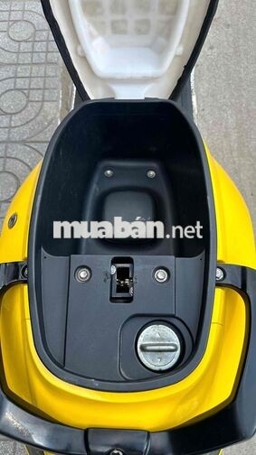 Piaggio Vespa 50cc 2022 Vàng đen ( hỗ trợ góp )