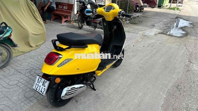 Piaggio Vespa 50cc 2022 Vàng đen ( hỗ trợ góp )