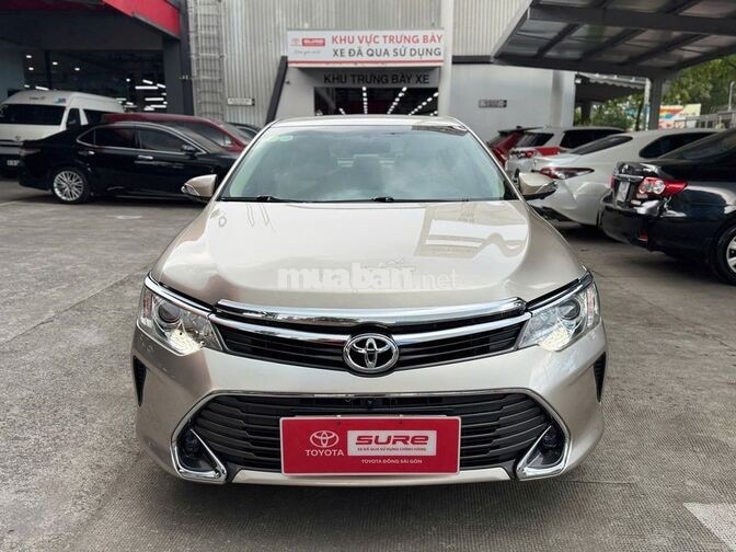 Toyota Camry 2015 2.0E 31.400km Nâu vàng