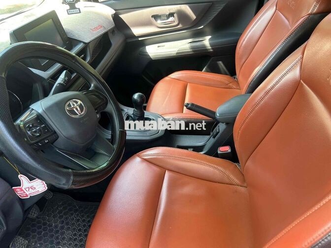 Toyota Avanza 7 chỗ số sàn 115.533 km trắng