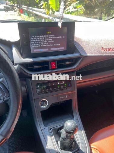 Toyota Avanza 7 chỗ số sàn 115.533 km trắng