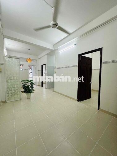 Chung Cư Hưng Phú dt 50m2 căn góc view Lý Thái Tổ
