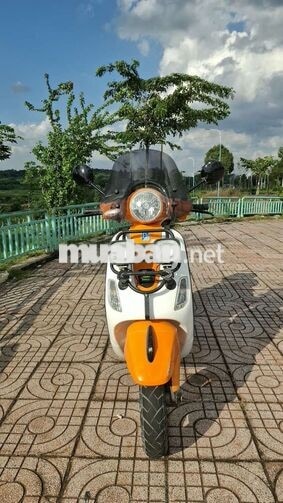 Piaggio Vespa LX 150 màu Trắng cam