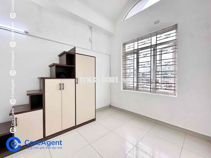PHÒNG CÓ GÁC CỬA SỔ TRỜI SẴN MÁY LẠNH GẦN AEON TÂN PHÚ