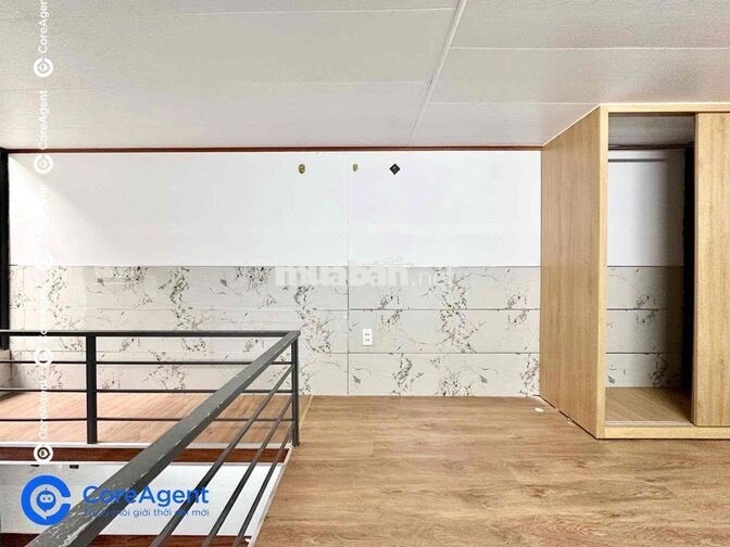 PHÒNG GÁC CAO ĐỨNG ĐƯỢC SẴN MÁY LẠNH NGAY LÊ TRỌNG TẤN GẦN AEON TP