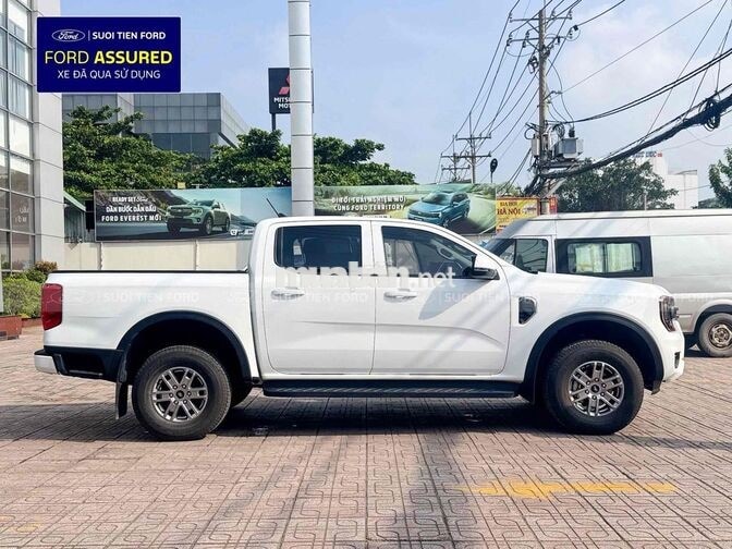 Ford Ranger 2025 XLS 4x2 trắng 26.000km
