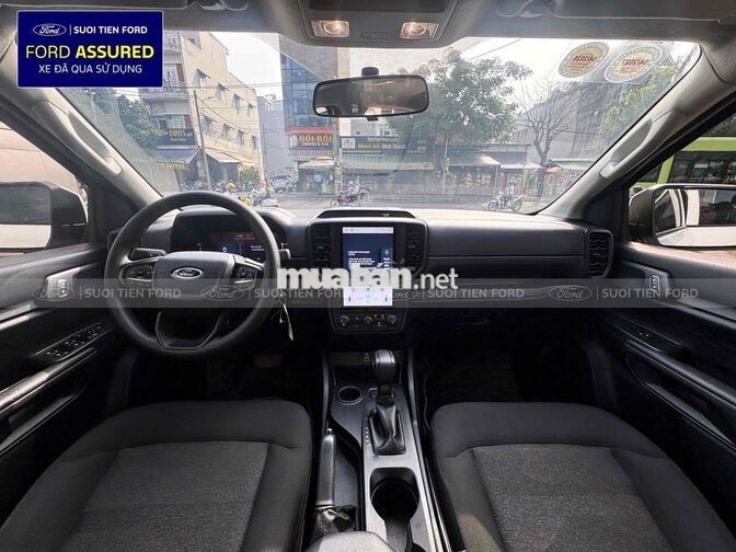Ford Ranger 2025 XLS 4x2 trắng 26.000km