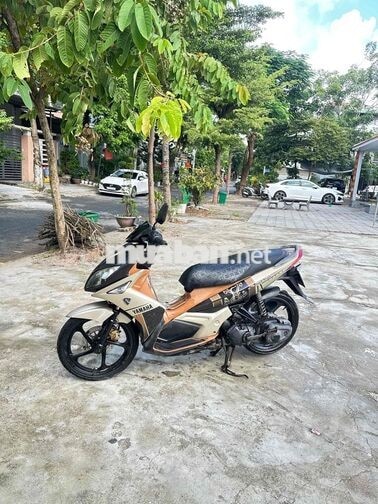 YAMAHA NOVO LX VÀNG ĐEN