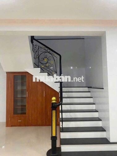 NHÀ 1 LẦU PHƯỜNG PHÚ TÂN 121 M2